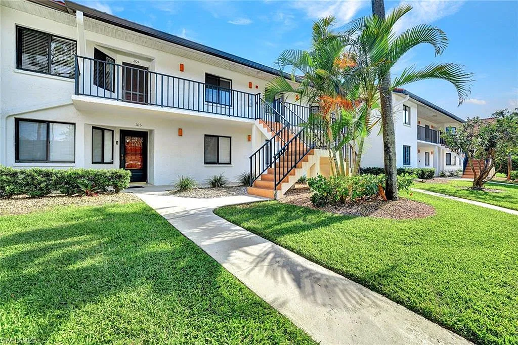 2 bed, 2.0 bath, 1235 sqft, $1,850 — Photo 2