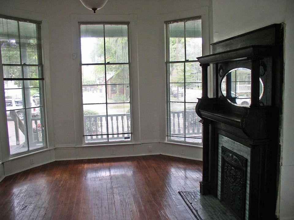2nd image of 203 W 36th St
