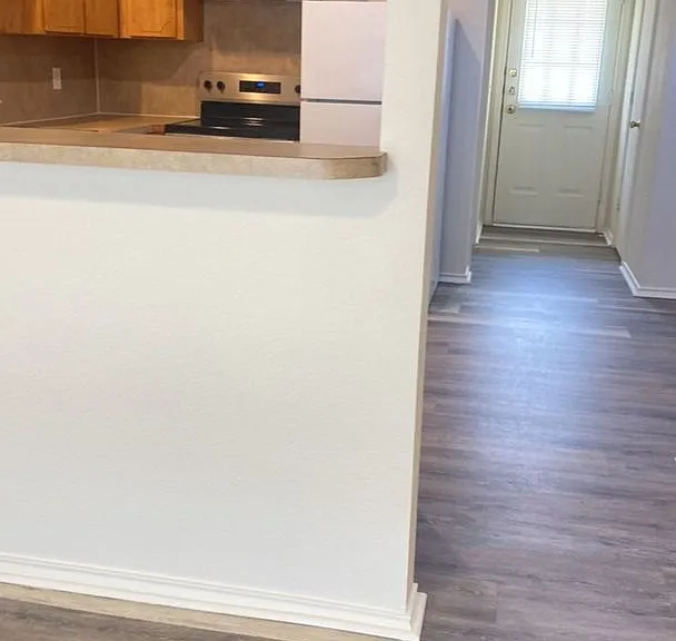 4400 Sylvia Dr — Photo 2
