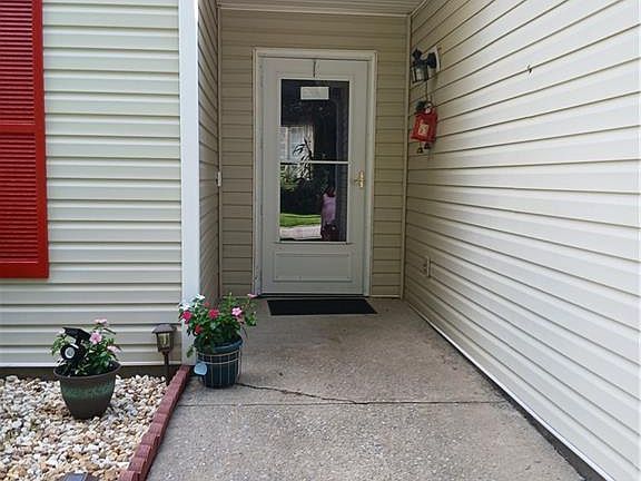 2nd image of 618 Williams Rd