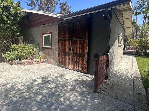 3rd image of 11555 Hi Ridge Rd