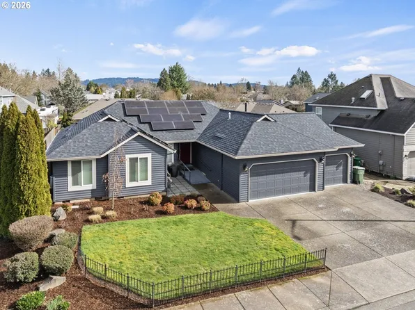 2010 N Nugget Ln, Newberg, OR 97132