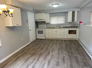 3 Sayville Rd, Mastic Beach, NY 11951