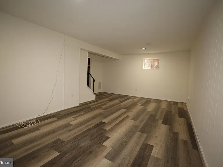 2400 Ansdel Ct — Photo 17