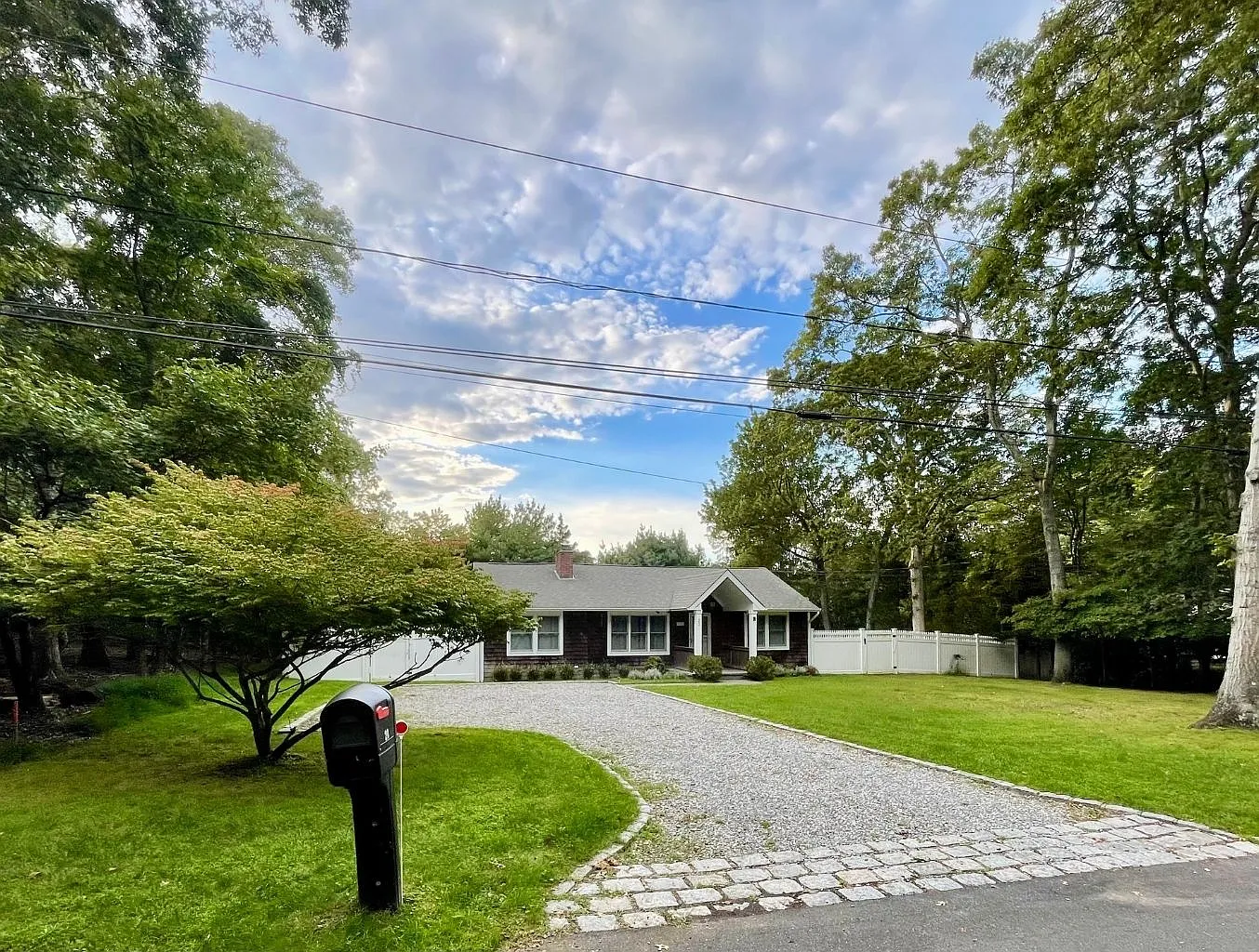 East Hampton — Photo 2