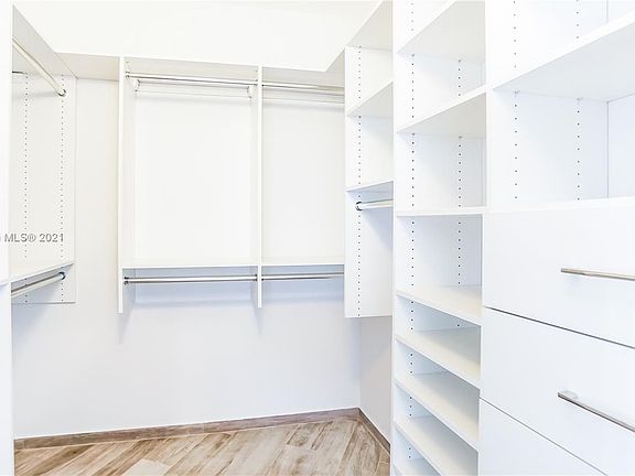 5th image of 808 Brickell Key Dr APT 2101