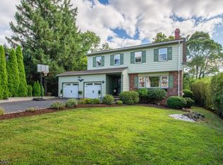 14 Woodmere Rd, West Caldwell, NJ 07006
