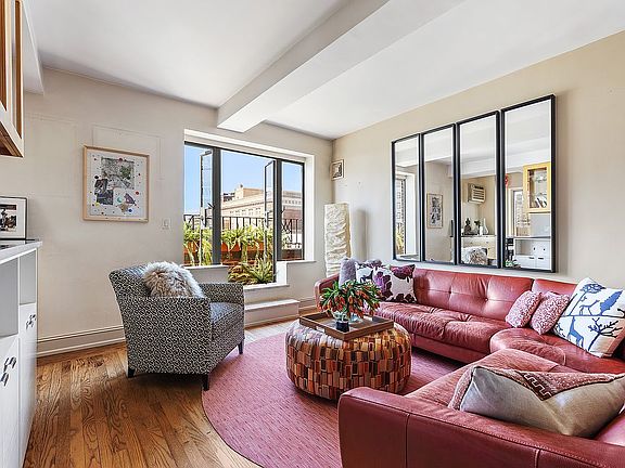4th image of 200 E 16th St APT 19D