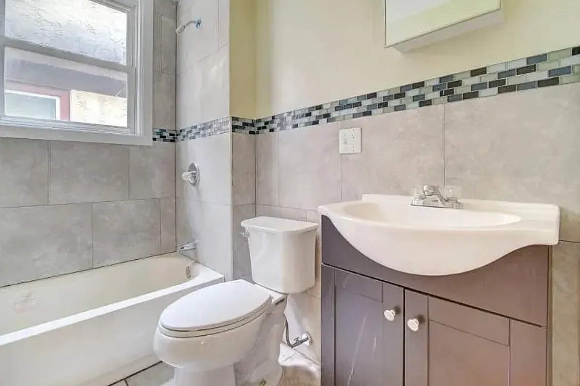 2 bed, $2,000 — Photo 4