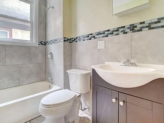 4th image of 796 S 13th St Floor 2