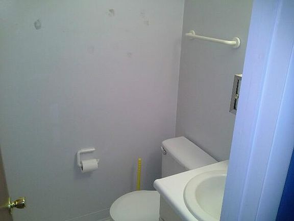 5th image of 3710 Lakepointe Dr