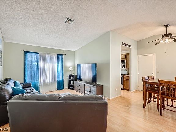 5th image of 1501 Wintergreen Dr