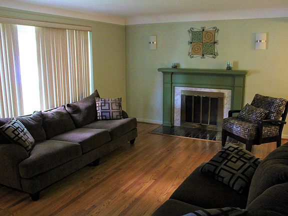 Living Room 18 x 12