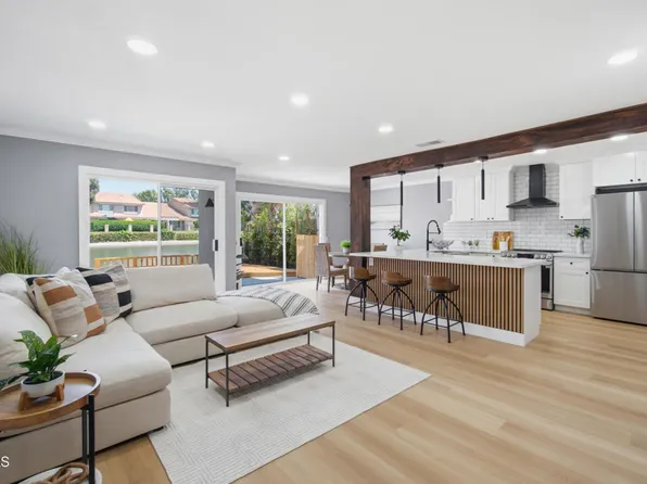 1696 E Bridgeport Ln, Camarillo, CA 93010