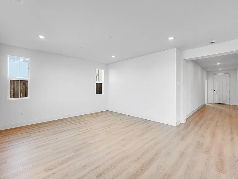5512 Ironwood Ave — Photo 2