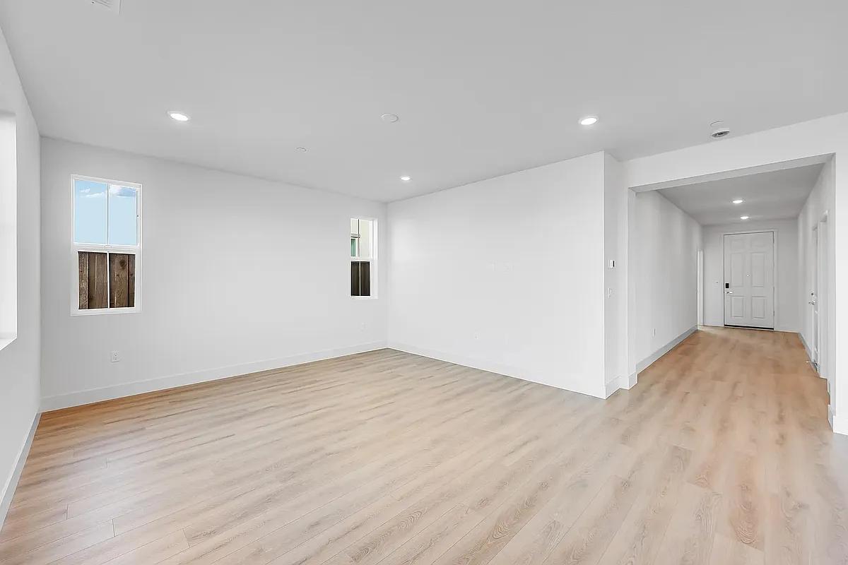 Building Photo - 5512 Ironwood Ave