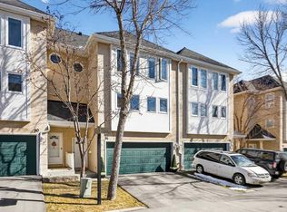 94 W Candle Ter SW, Calgary, AB T2W6G7