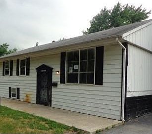 1st image of 22460 Yates Ave