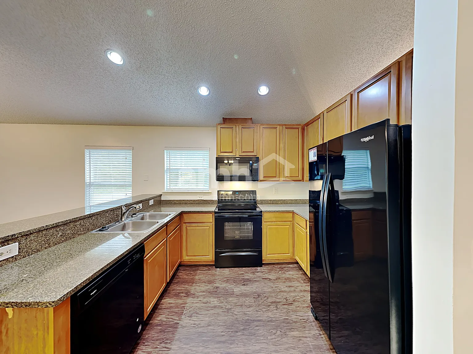 4 bed, 2.0 bath, 1673 sqft, $2,145 — Photo 3