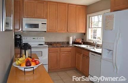 4th image of 3725 Marlborough Dr