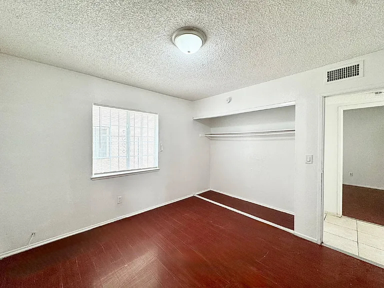 3427 E Cheyenne Ave #B — Photo 34
