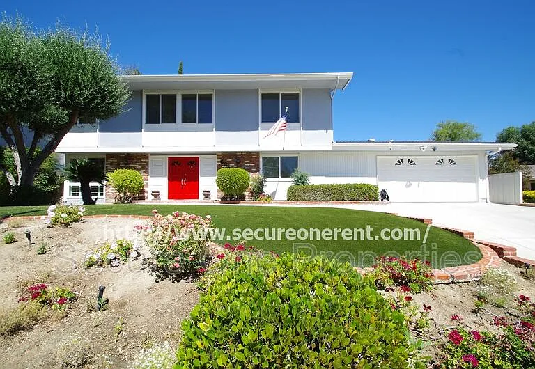 5827 Fairhaven Ave — Photo 1