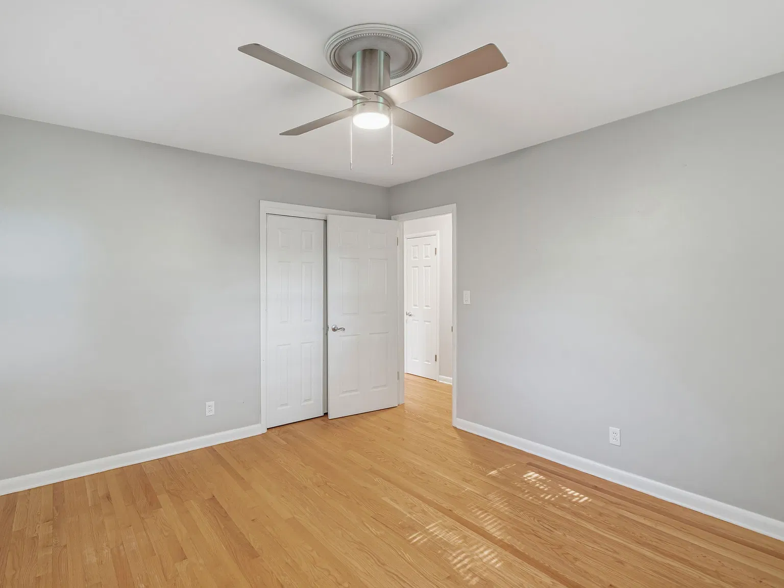 4 bed, 2442 sqft, $2,495 — Photo 3