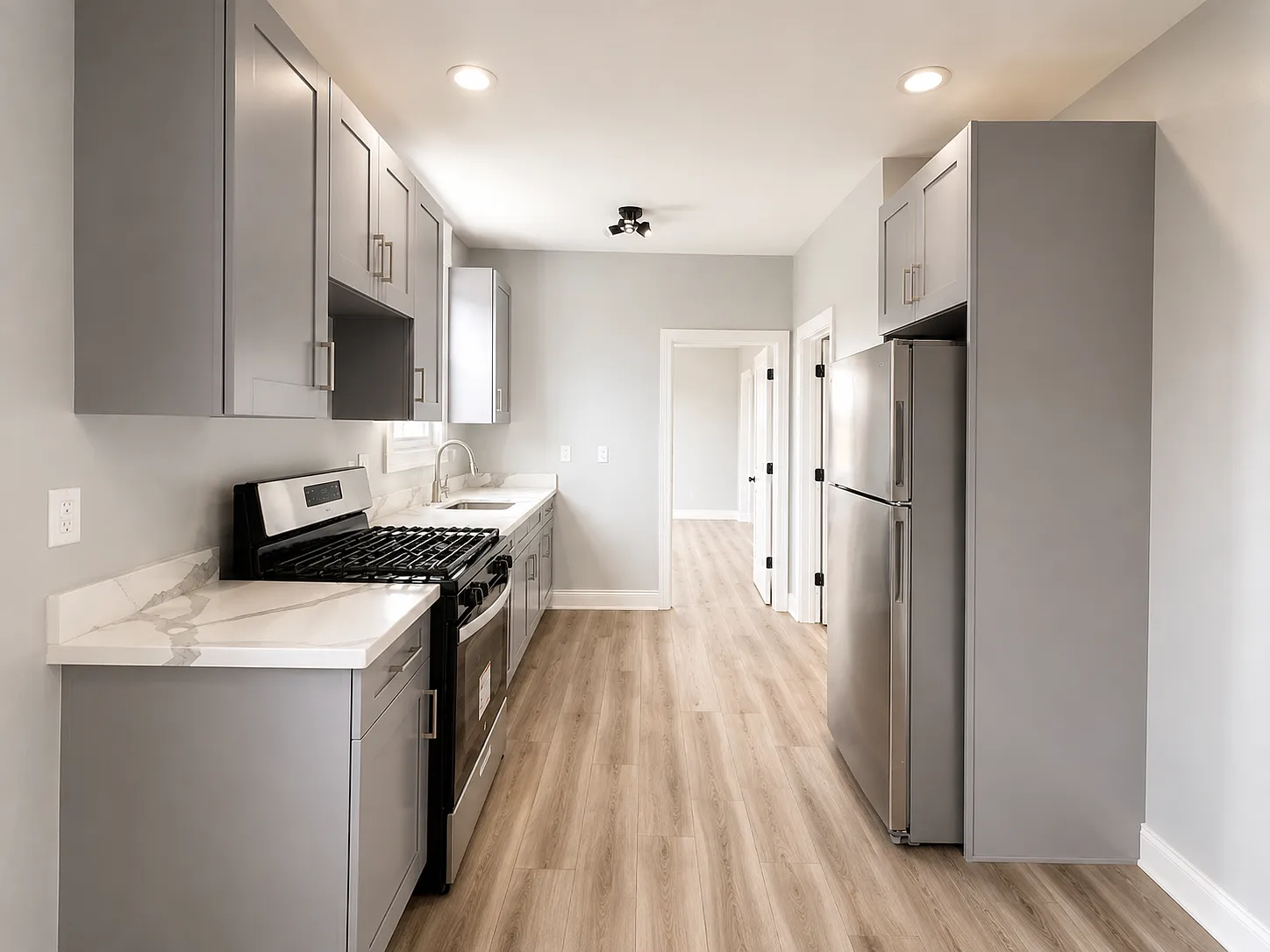 3 bed, 750 sqft, $2,550 — Photo 2