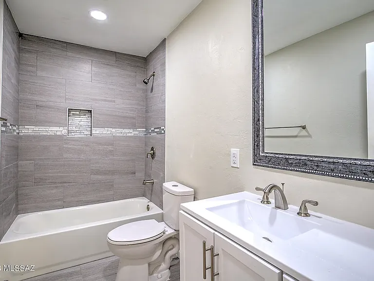 2891 W Saint Tropaz Ave — Photo 17