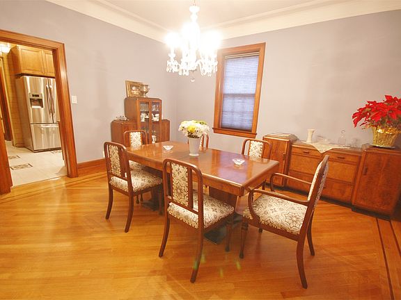 5th image of 410 Highland Ave