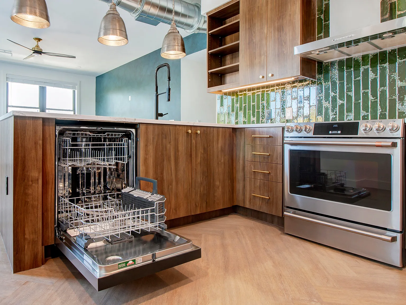 2 bed, 1187 sqft, $2,750 — Photo 3