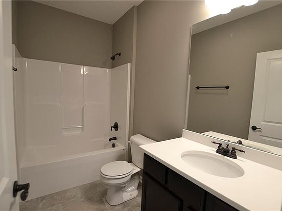4th image of 2532 3rd Ave SE