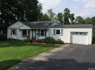 10977 Saint Henry Ln, Saint Ann, MO 63074
