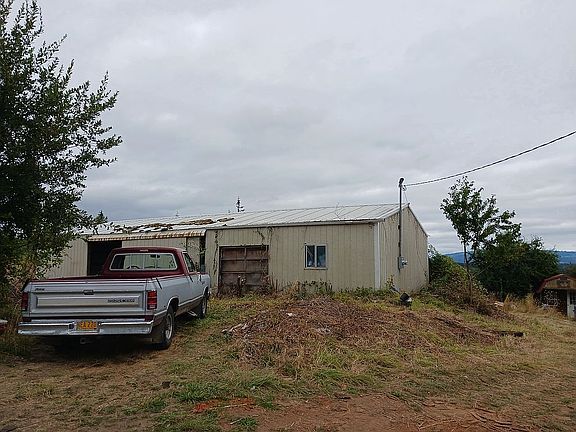 5th image of 69712 Walker Rd