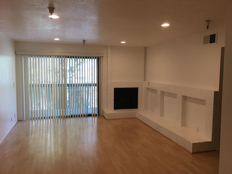 1st image of 2211 Latham St Floor 3