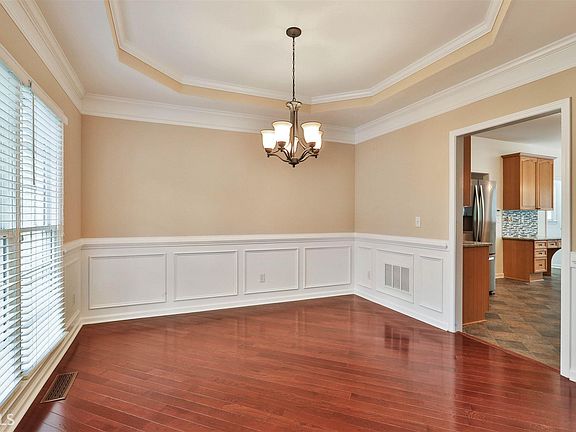 5th image of 105 Merrywood Ln