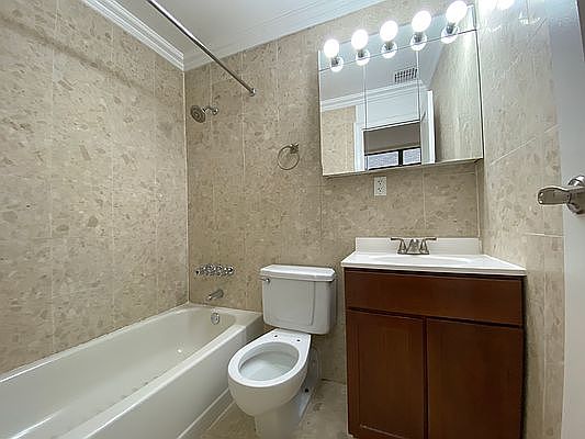 4th image of 304 W 92nd St APT 1A