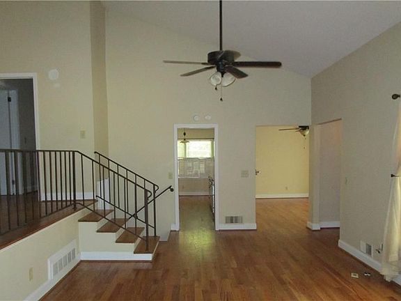 5th image of 2162 Skyline Dr