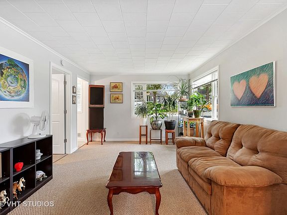 3rd image of 36 N Park St