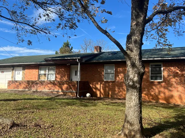 391 Lakewood Forest Rd, Moneta, VA 24121
