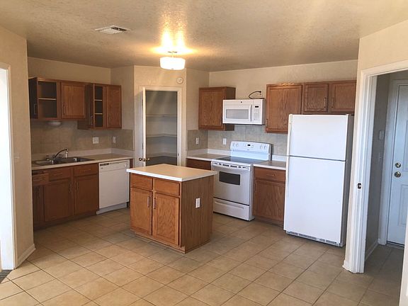 5th image of 402 Ali Dr