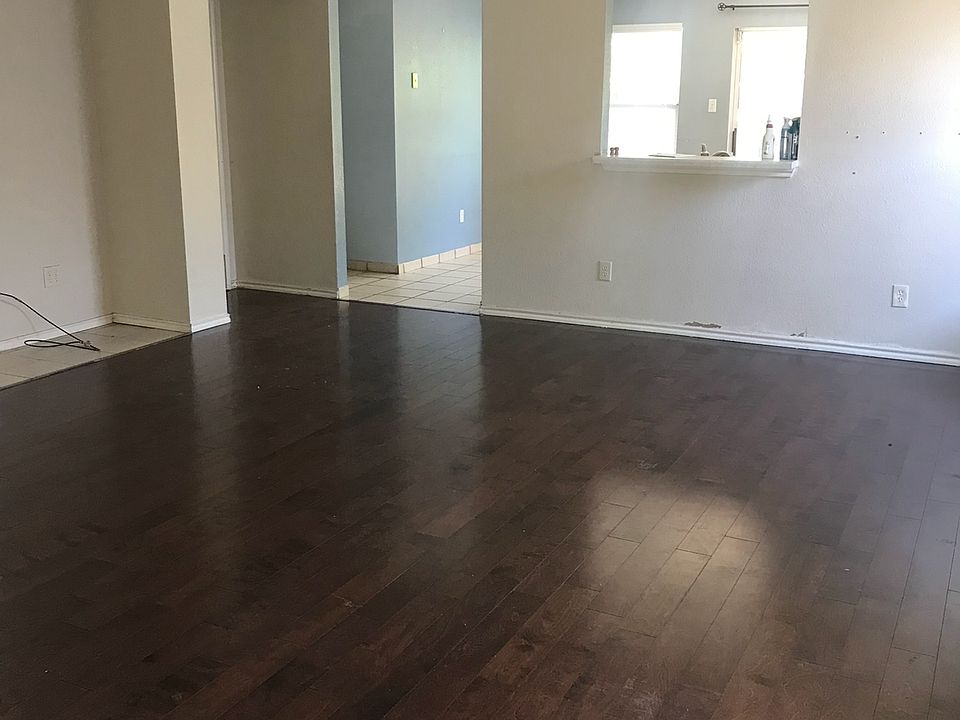 2nd image of 3716 Julianas Way