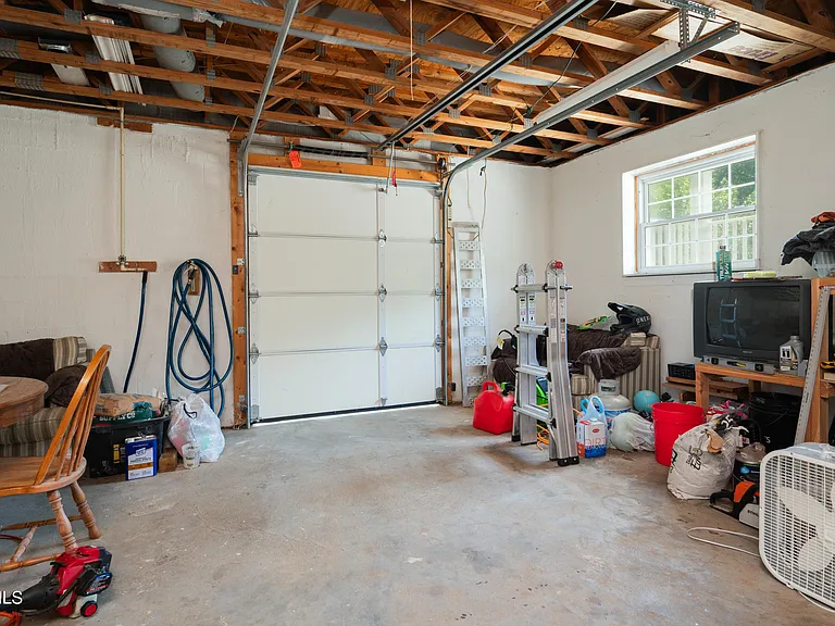 135 Riders Dr — Photo 42
