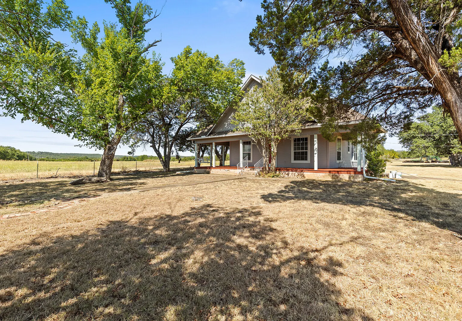 146 County Road 4285 - 1 — Photo 1