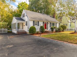 15 Forest Park Rd, Woburn, MA 01801