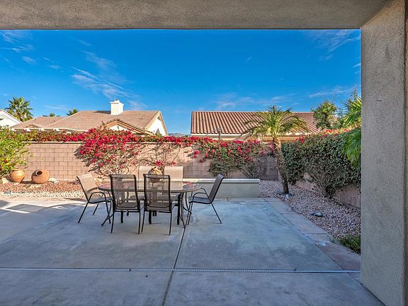 5th image of 78668 Kentia Palm Dr