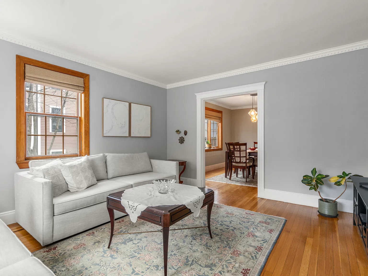 3 bed, 2.5 bath, 9999 sqft, $5,400 — Photo 3