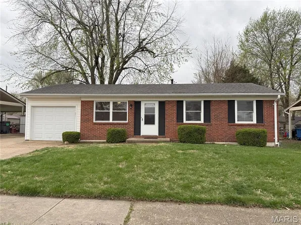 3259 Ipswich Ln, Saint Charles, MO 63301