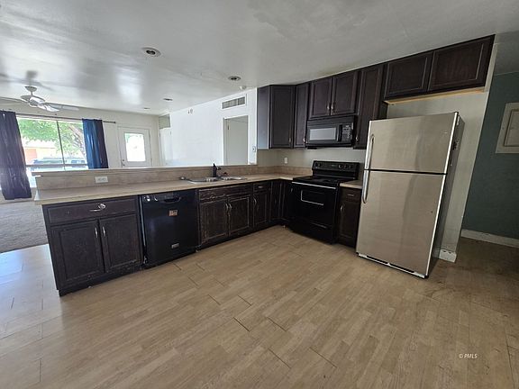 5th image of 348 Fir St