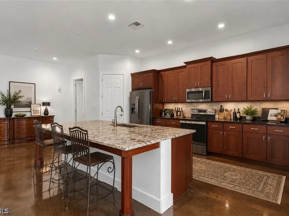 1561 Lynwood Ave, Fort Myers, FL 33901